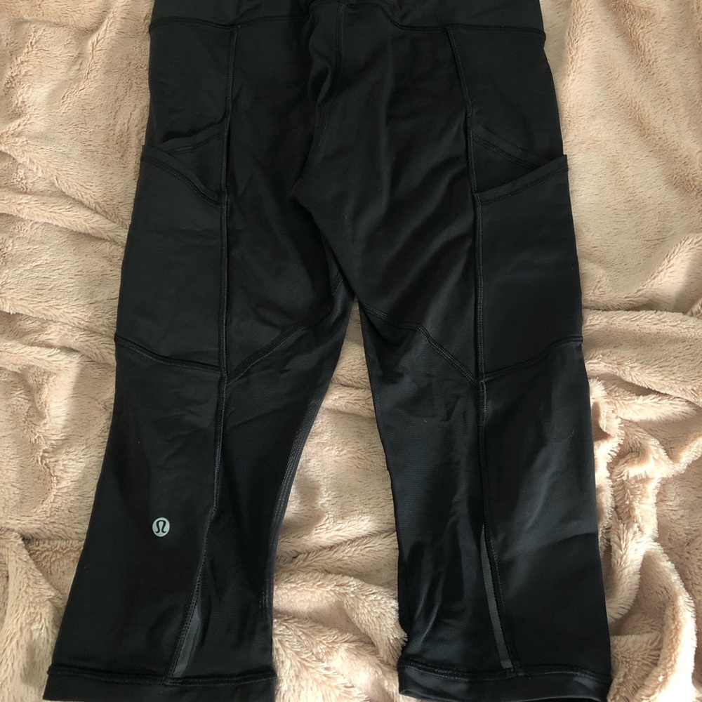 EUC lululemon black crops ruching detail